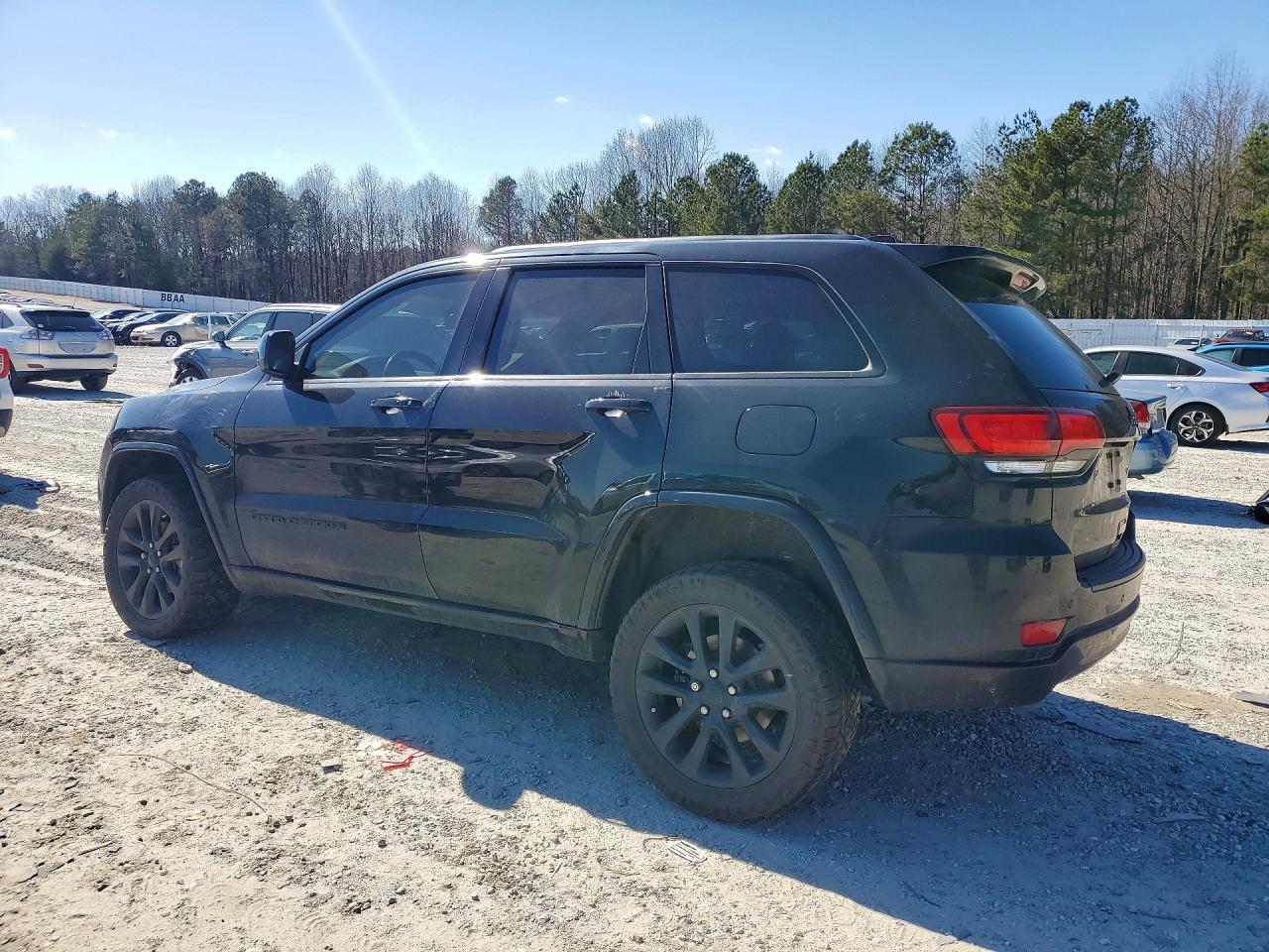 2019 Jeep Grand Cherokee Laredo - zdjęcie 2
