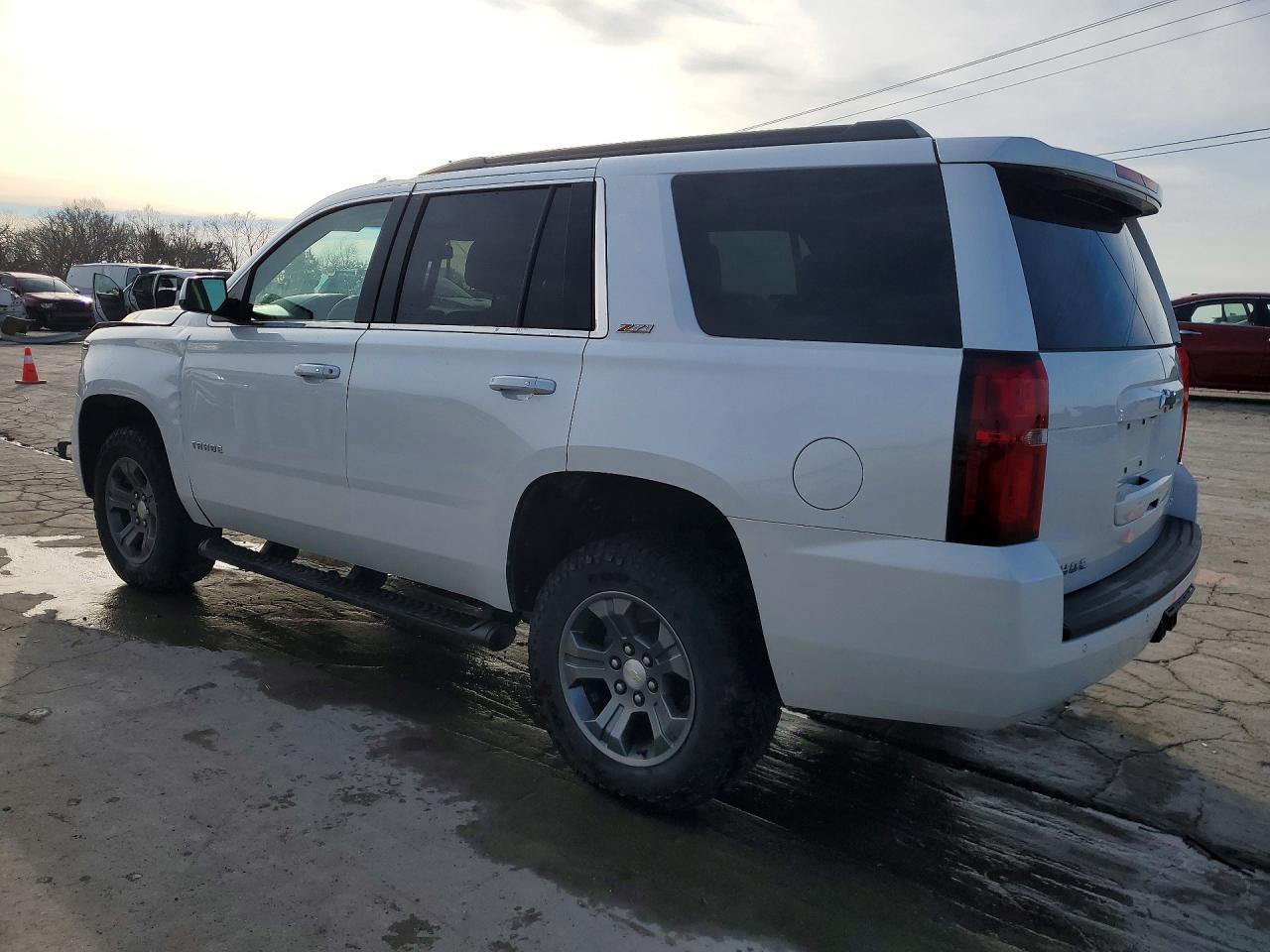 2018 Chevrolet Tahoe K1500 Lt - zdjęcie 2