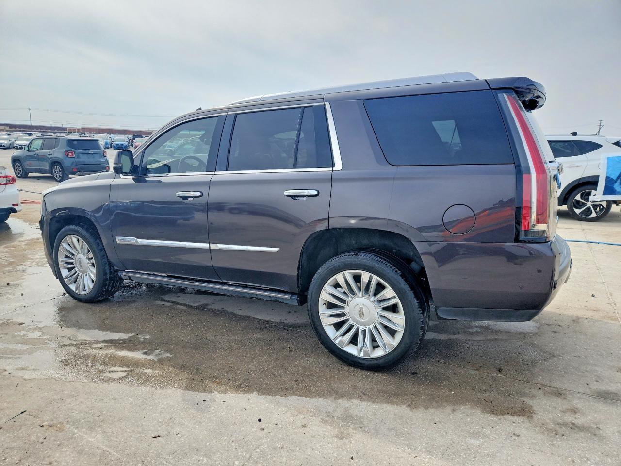 2017 Cadillac Escalade Platinum - zdjęcie 2