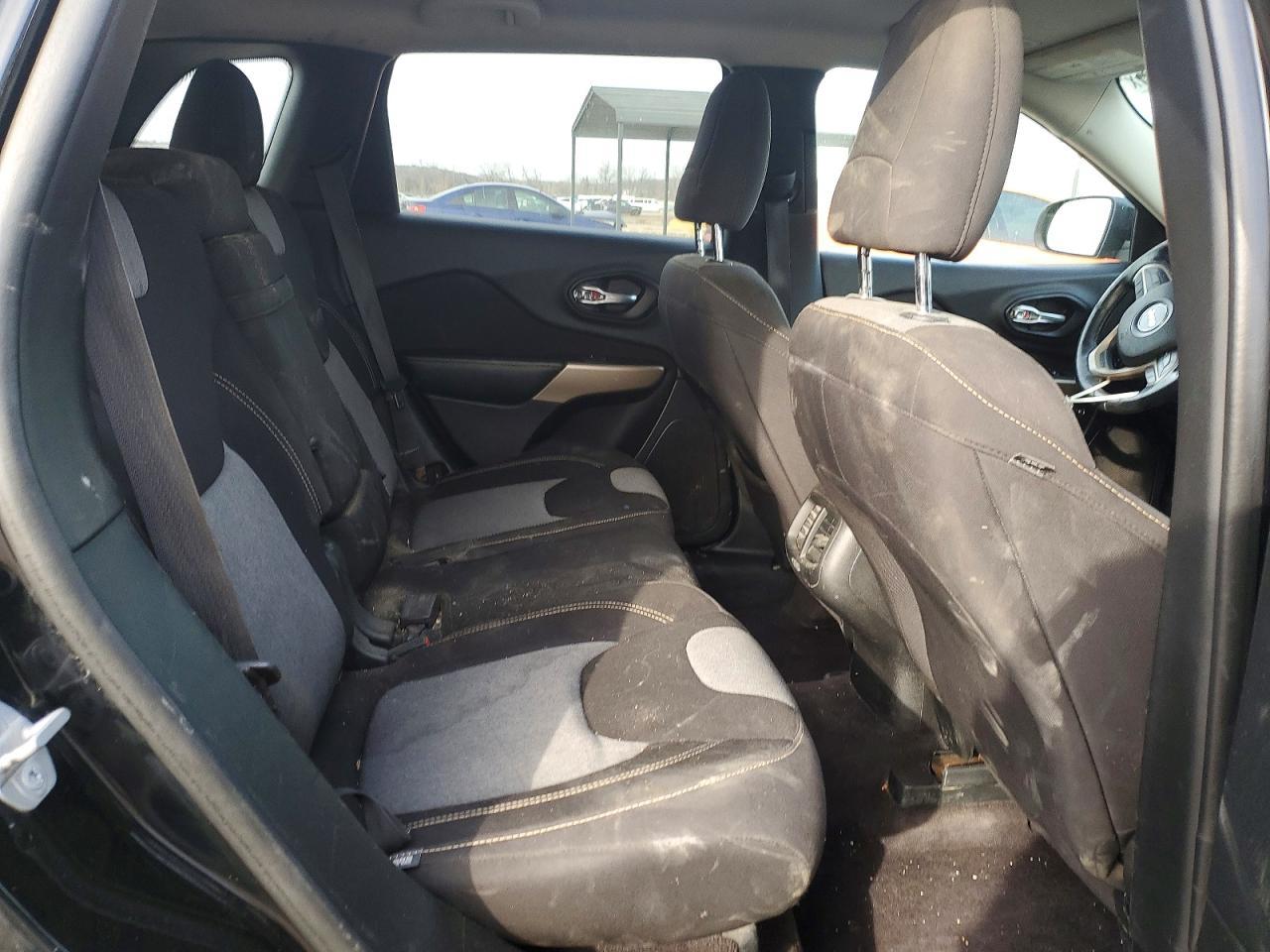2018 Jeep Cherokee Latitude - zdjęcie 11