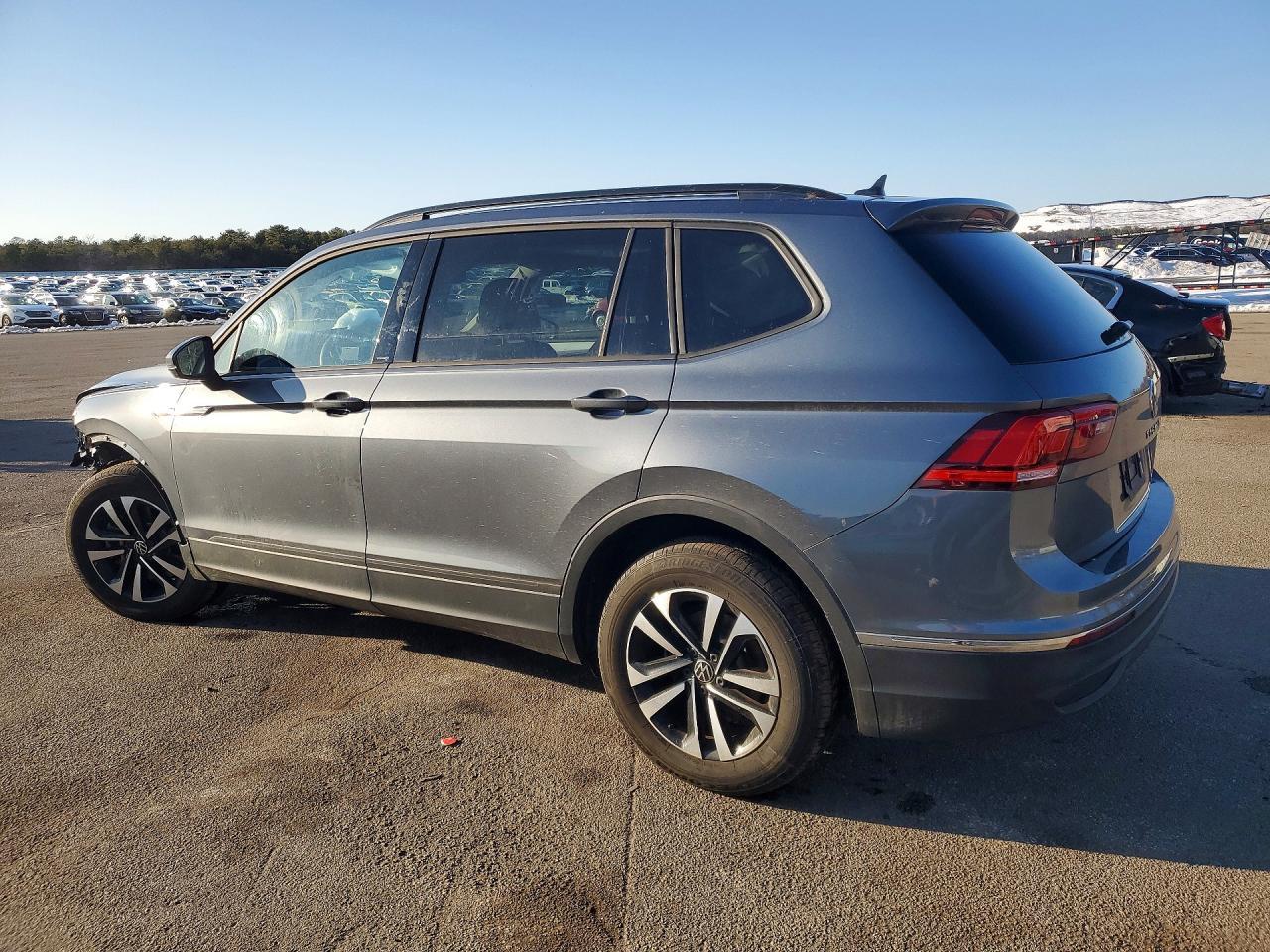 2024 Volkswagen Tiguan S - zdjęcie 2