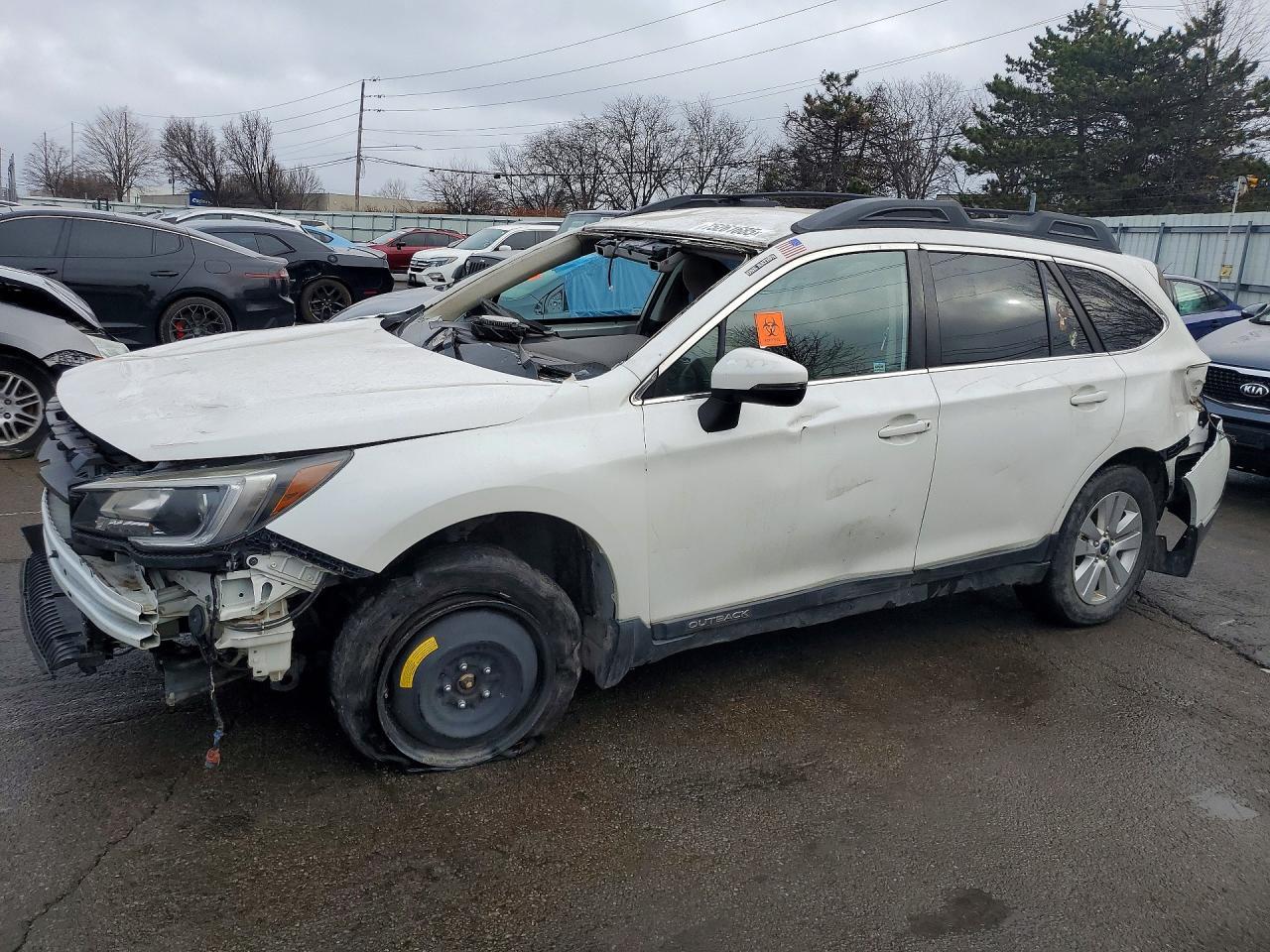 2018 Subaru Outback 2.5I Premium - zdjęcie główne