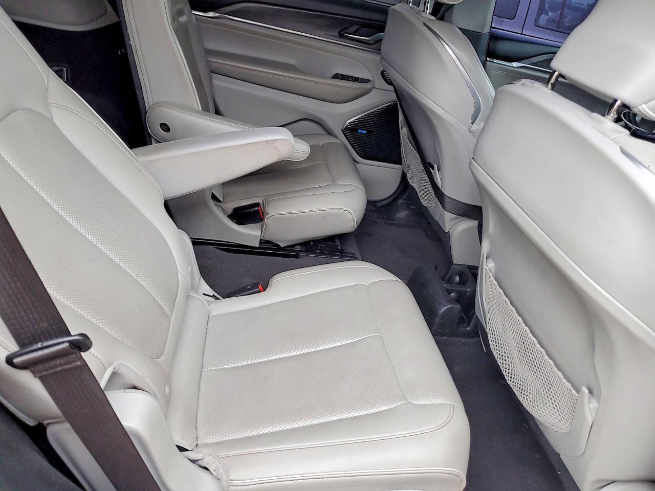 2022 Jeep Grand Cherokee L Overland - zdjęcie 11