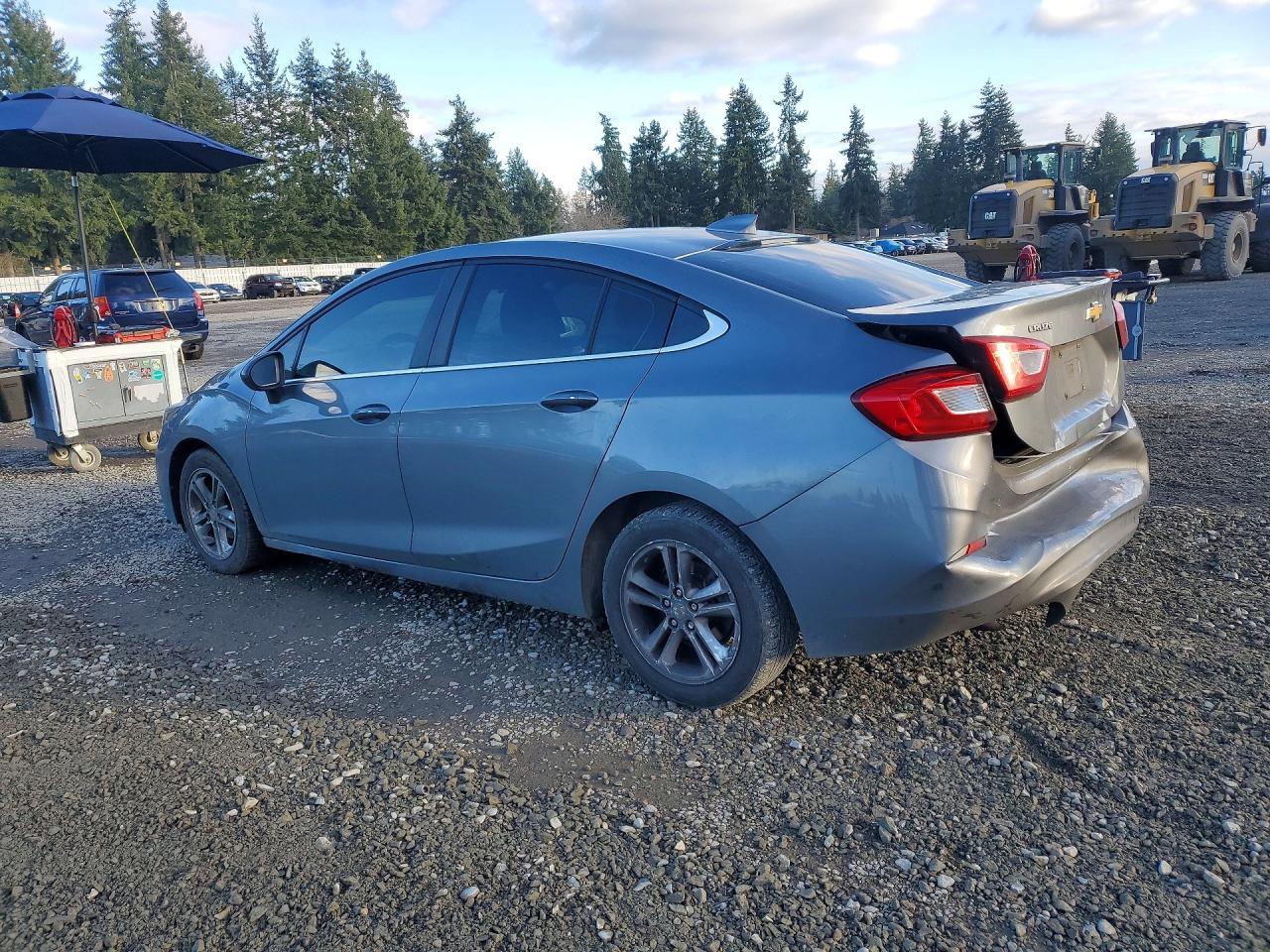 2018 Chevrolet Cruze Lt - zdjęcie 2