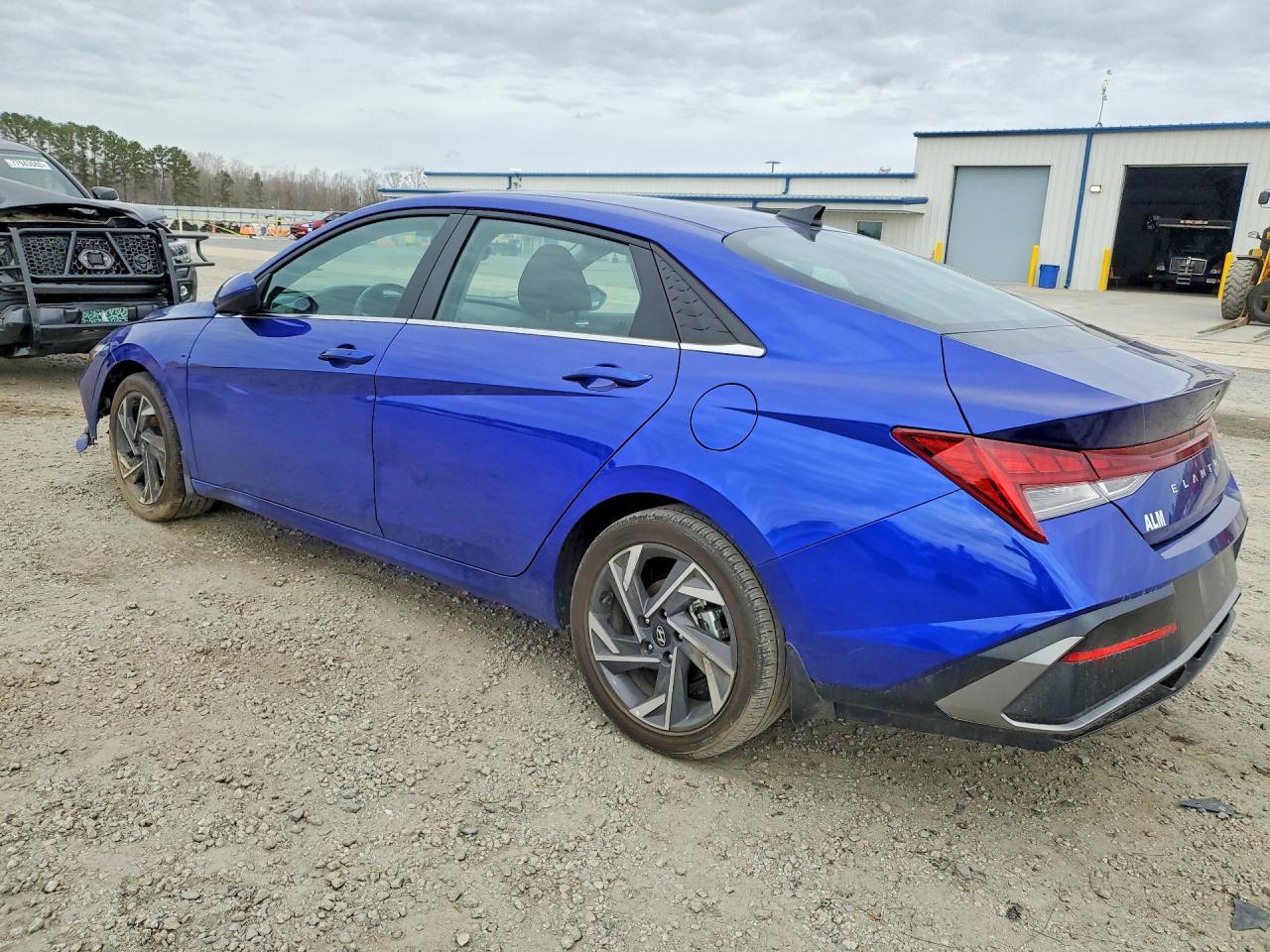 2025 Hyundai Elantra Sel - zdjęcie 2