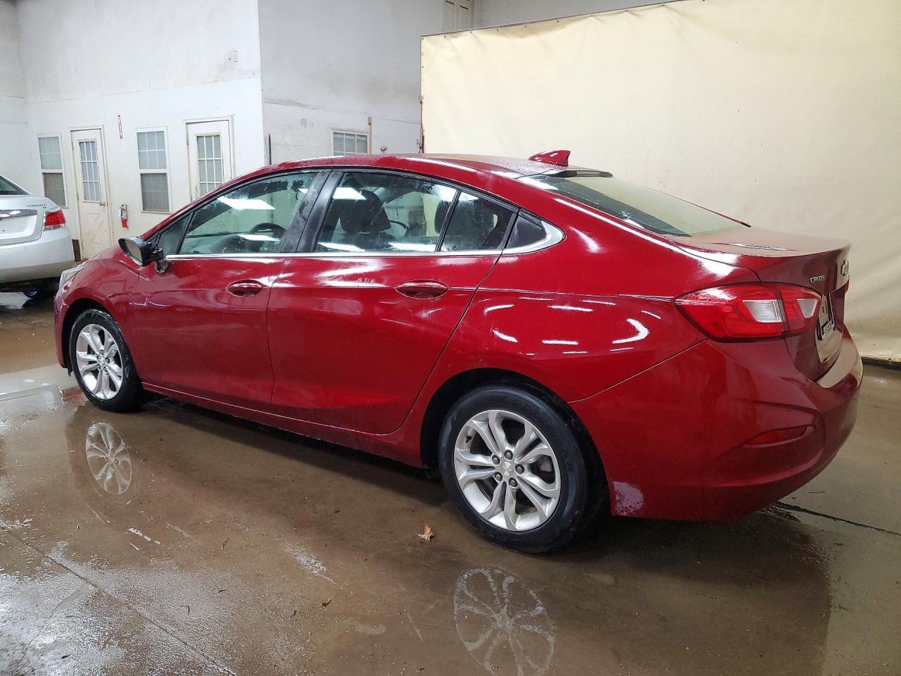 2019 Chevrolet Cruze Lt - zdjęcie 2
