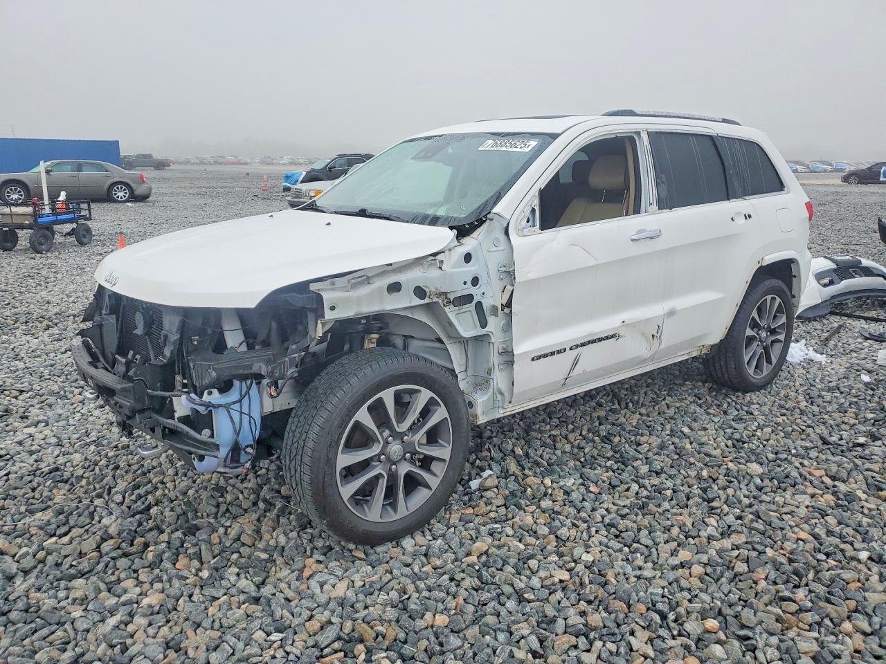 2018 Jeep Grand Cherokee Overland - zdjęcie główne