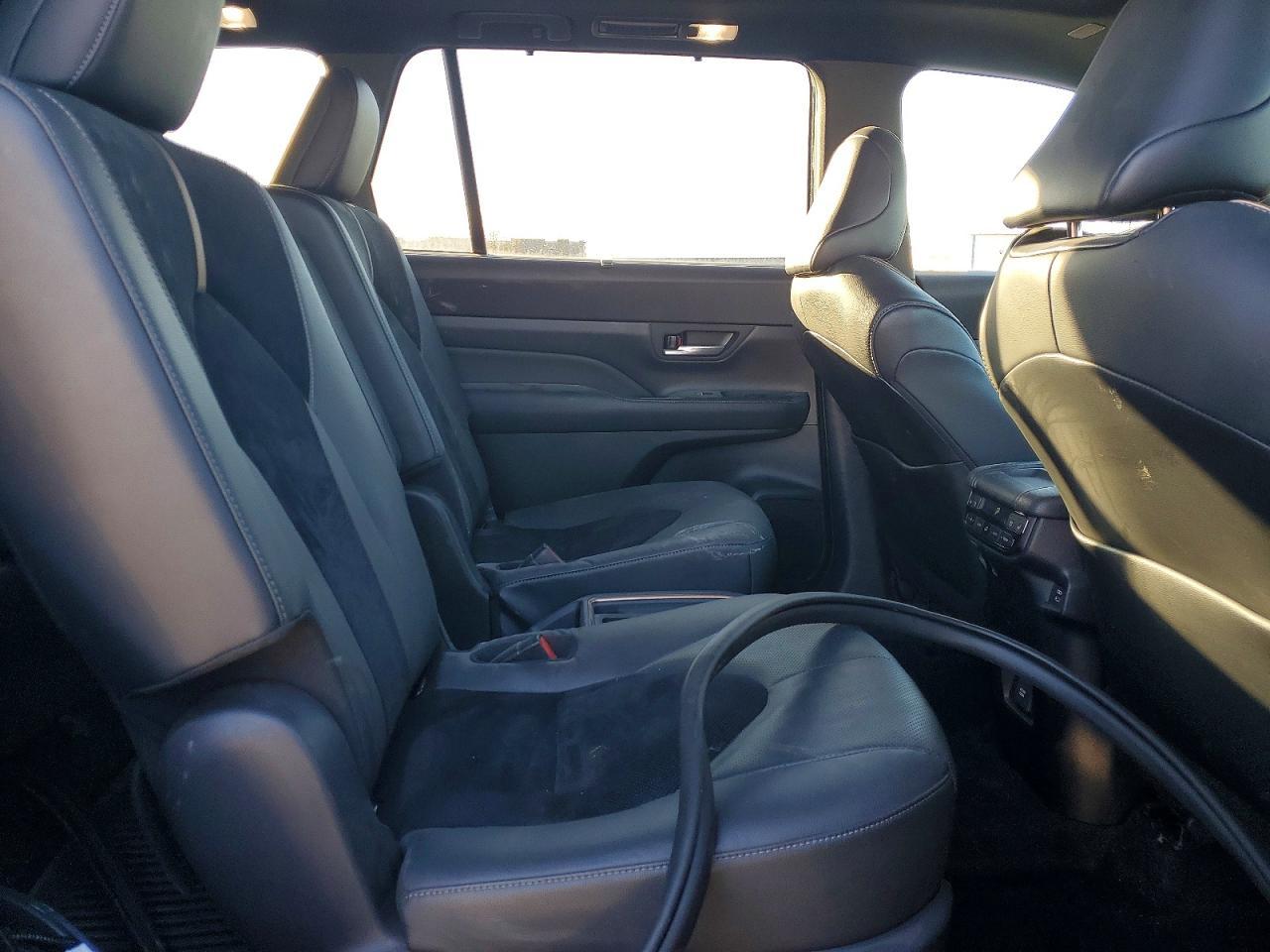 2024 Toyota Grand Highlander Hybrid Max Platinum - zdjęcie 11