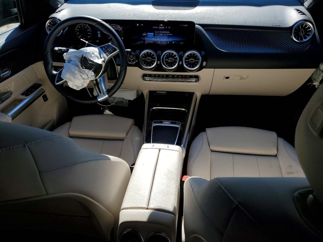 2025 Mercedes-Benz Gla 250 - zdjęcie 8
