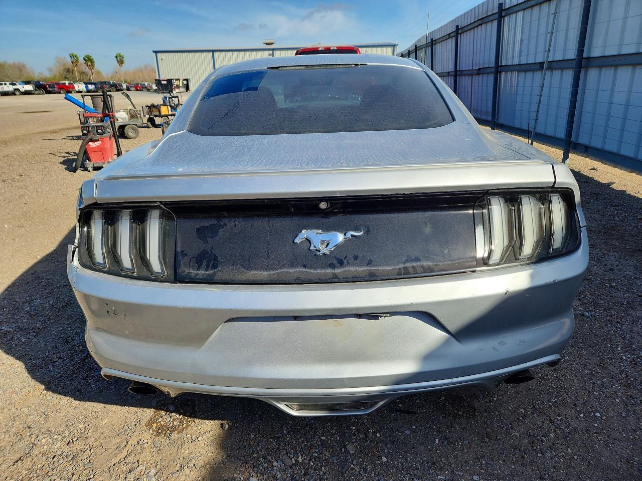 2015 Ford Mustang - zdjęcie 6