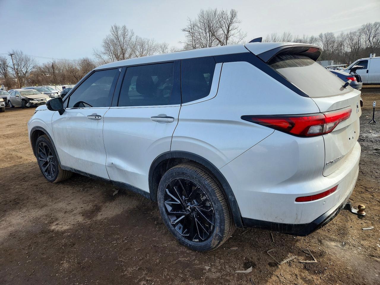 2022 Mitsubishi Outlander Se - zdjęcie 2