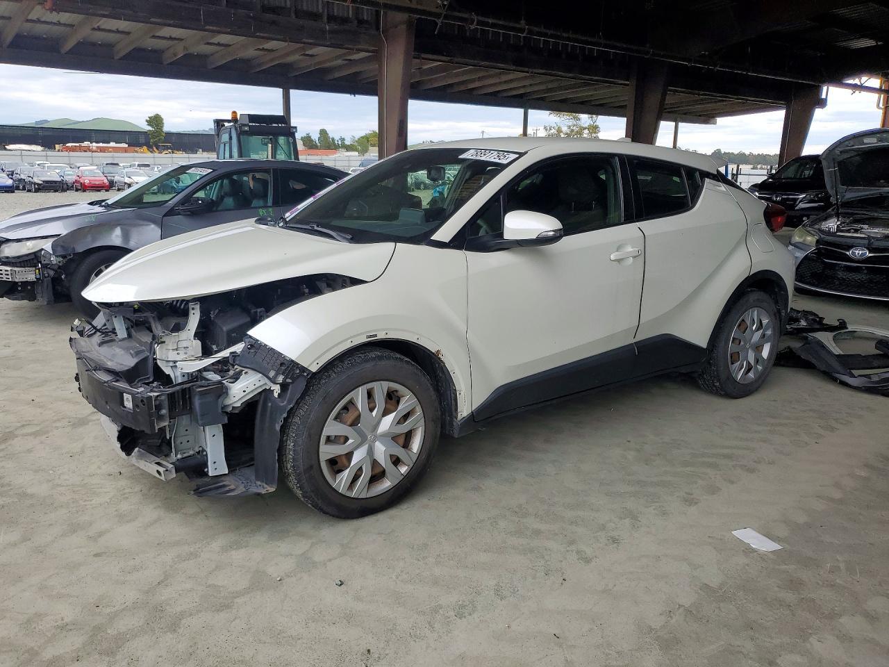 2019 Toyota C-Hr Le - zdjęcie główne