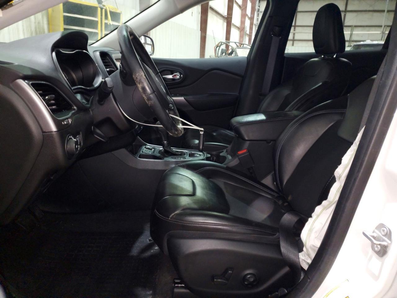 2019 Jeep Cherokee Latitude Plus - zdjęcie 7