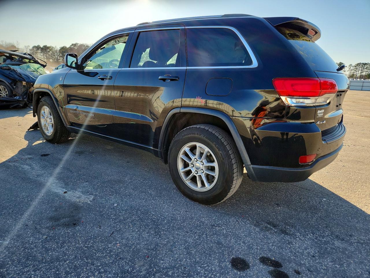 2018 Jeep Grand Cherokee Laredo - zdjęcie 2