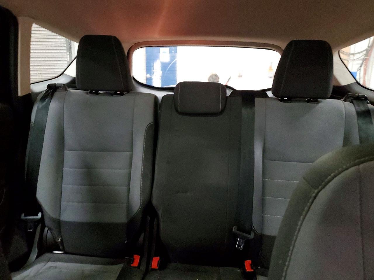 2017 Ford Escape S - zdjęcie 10
