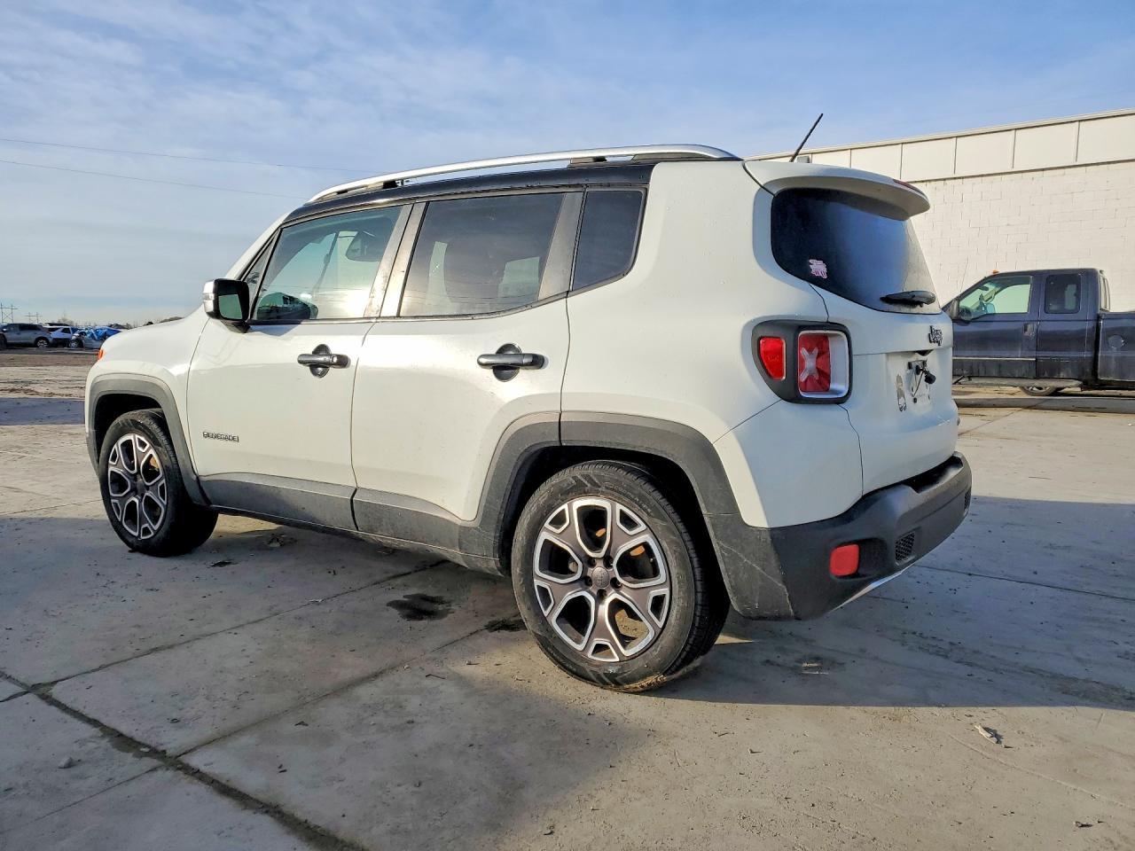 2015 Jeep Renegade Limited - zdjęcie 2