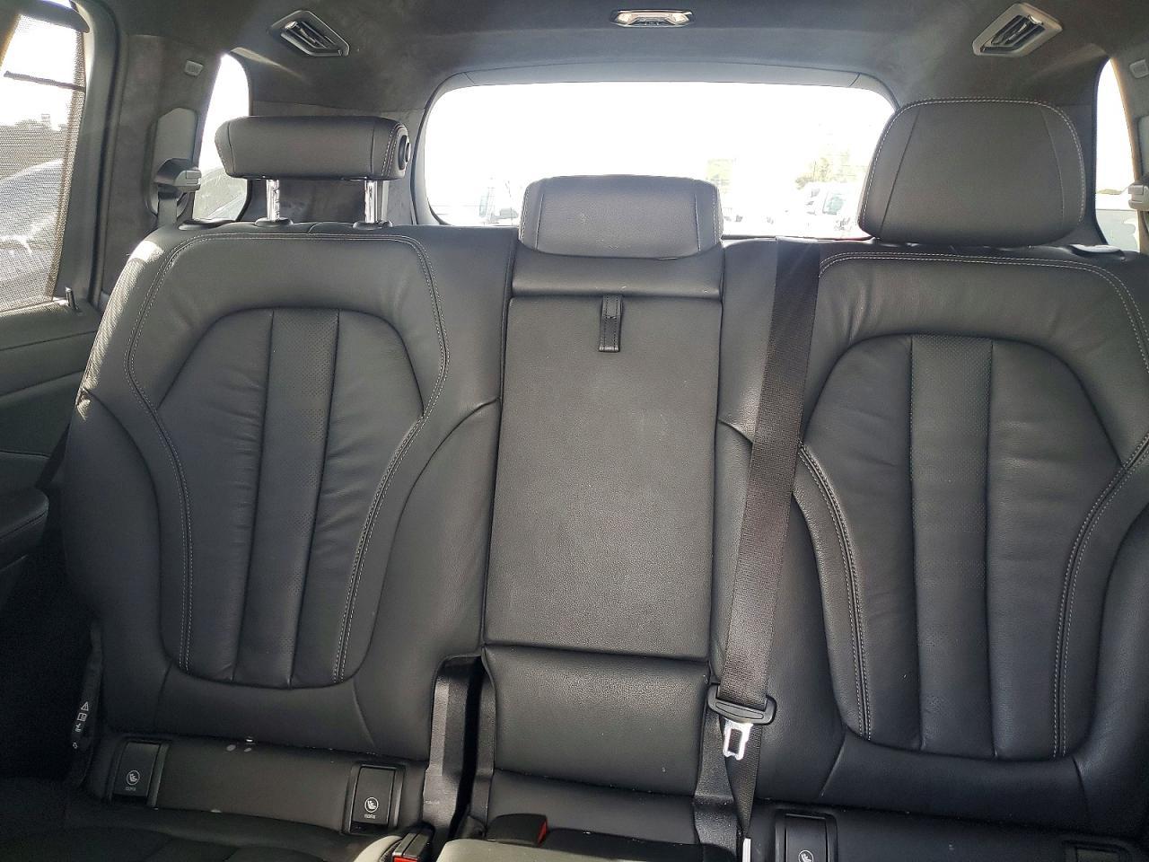 2022 BMW X7 xDrive40I - zdjęcie 10