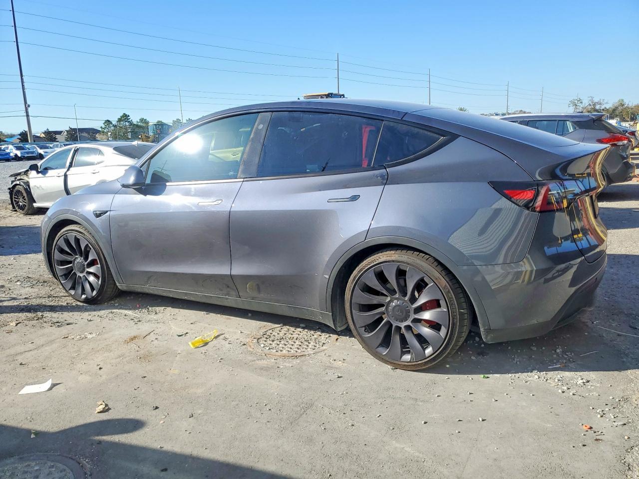 2023 Tesla Model Y - zdjęcie 2