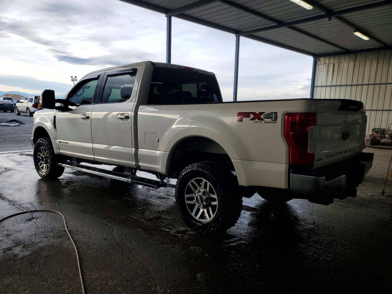 2019 Ford F250 Lariat 4Wd 6.7L V8 Tdsl Crew Cab - zdjęcie 2