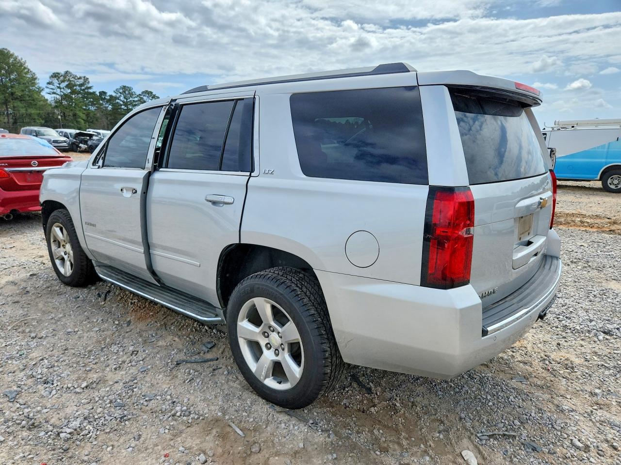 2016 Chevrolet Tahoe C1500 Ltz - zdjęcie 2