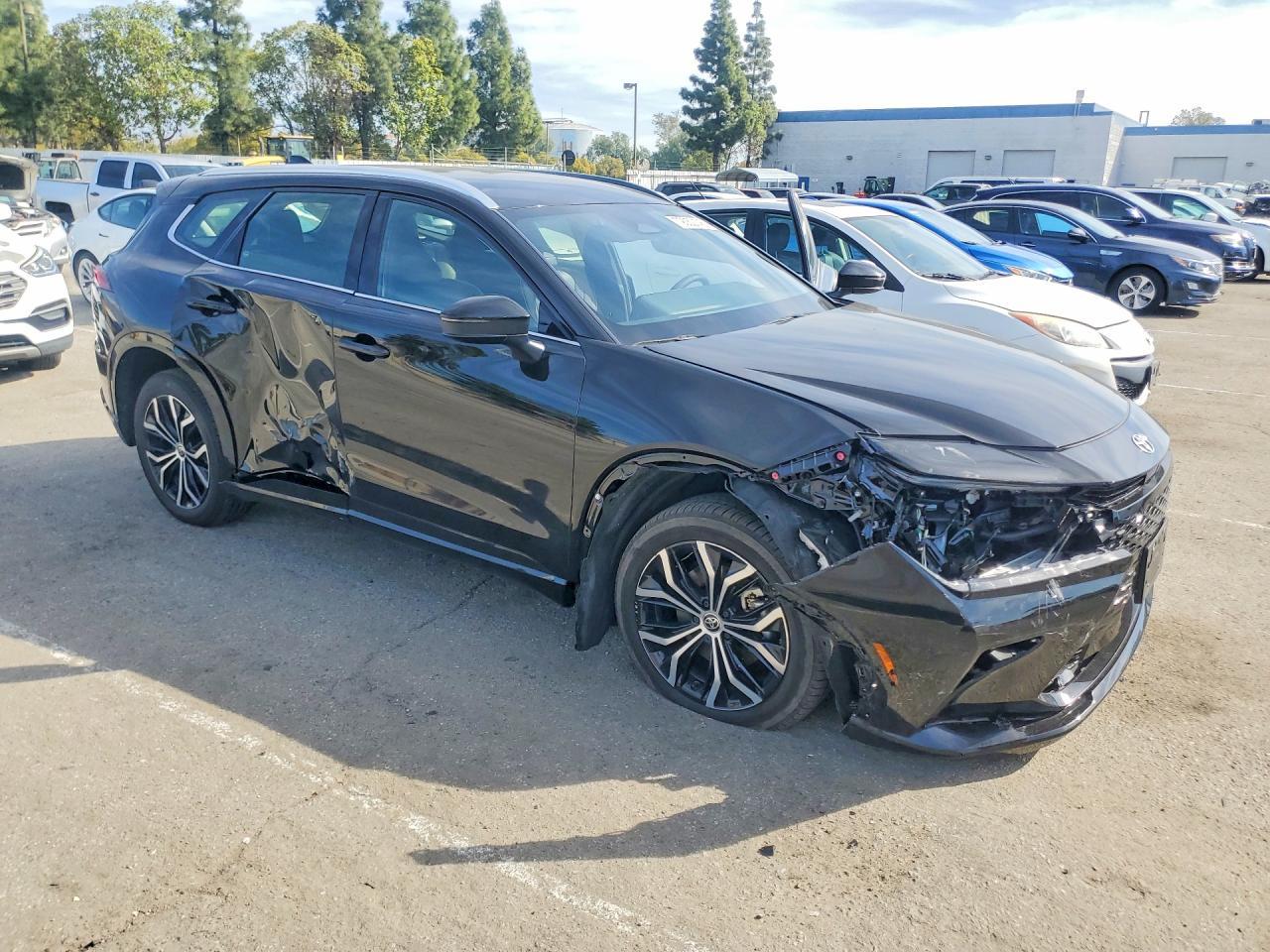 2025 Toyota Crown Signia Xle - zdjęcie 4