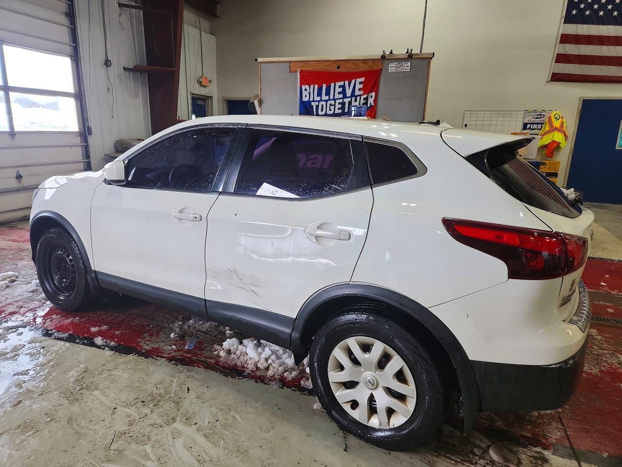 2018 Nissan Rogue Sport S - zdjęcie 2