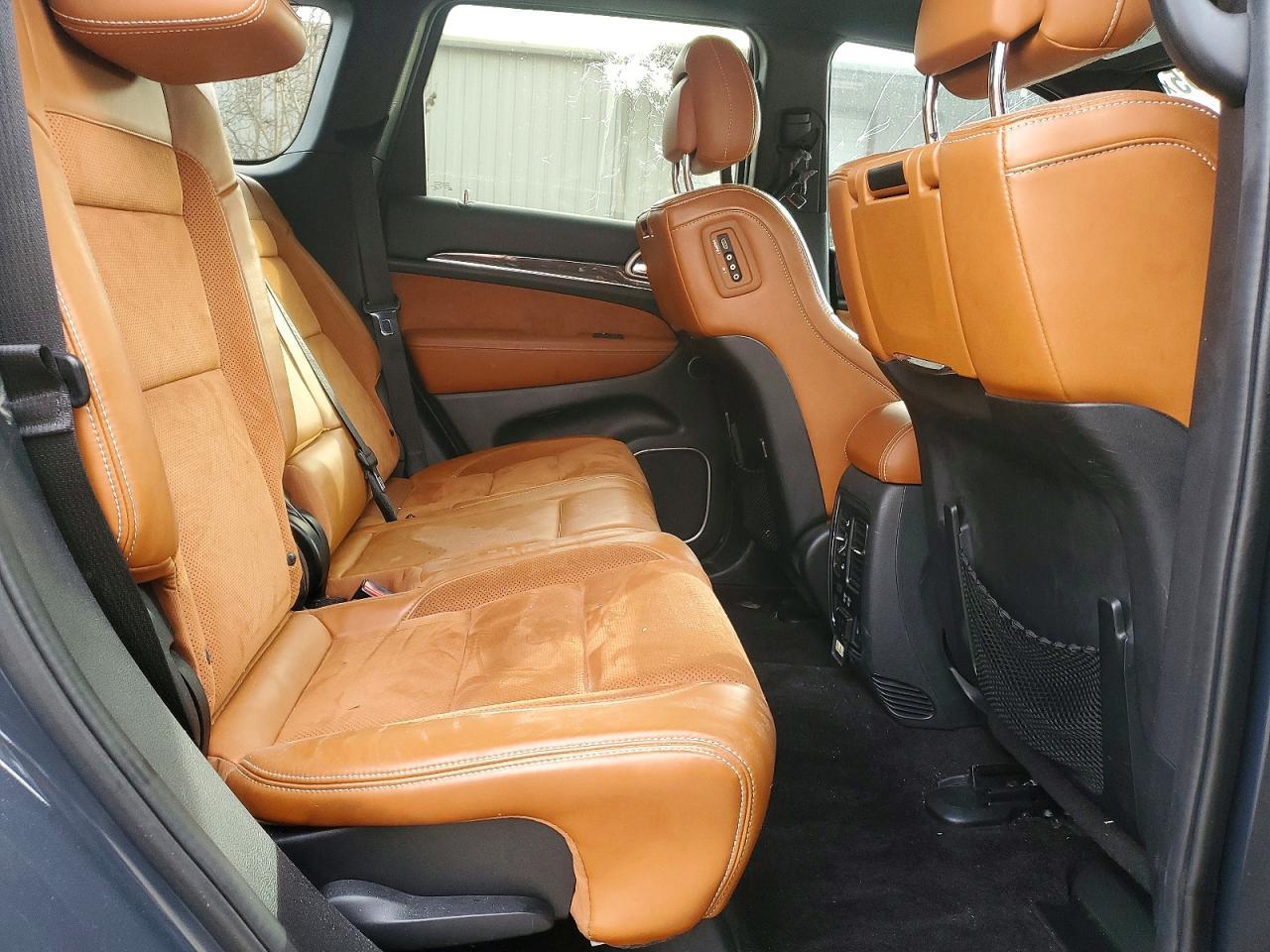 2017 Jeep Grand Cherokee Srt-8 - zdjęcie 11