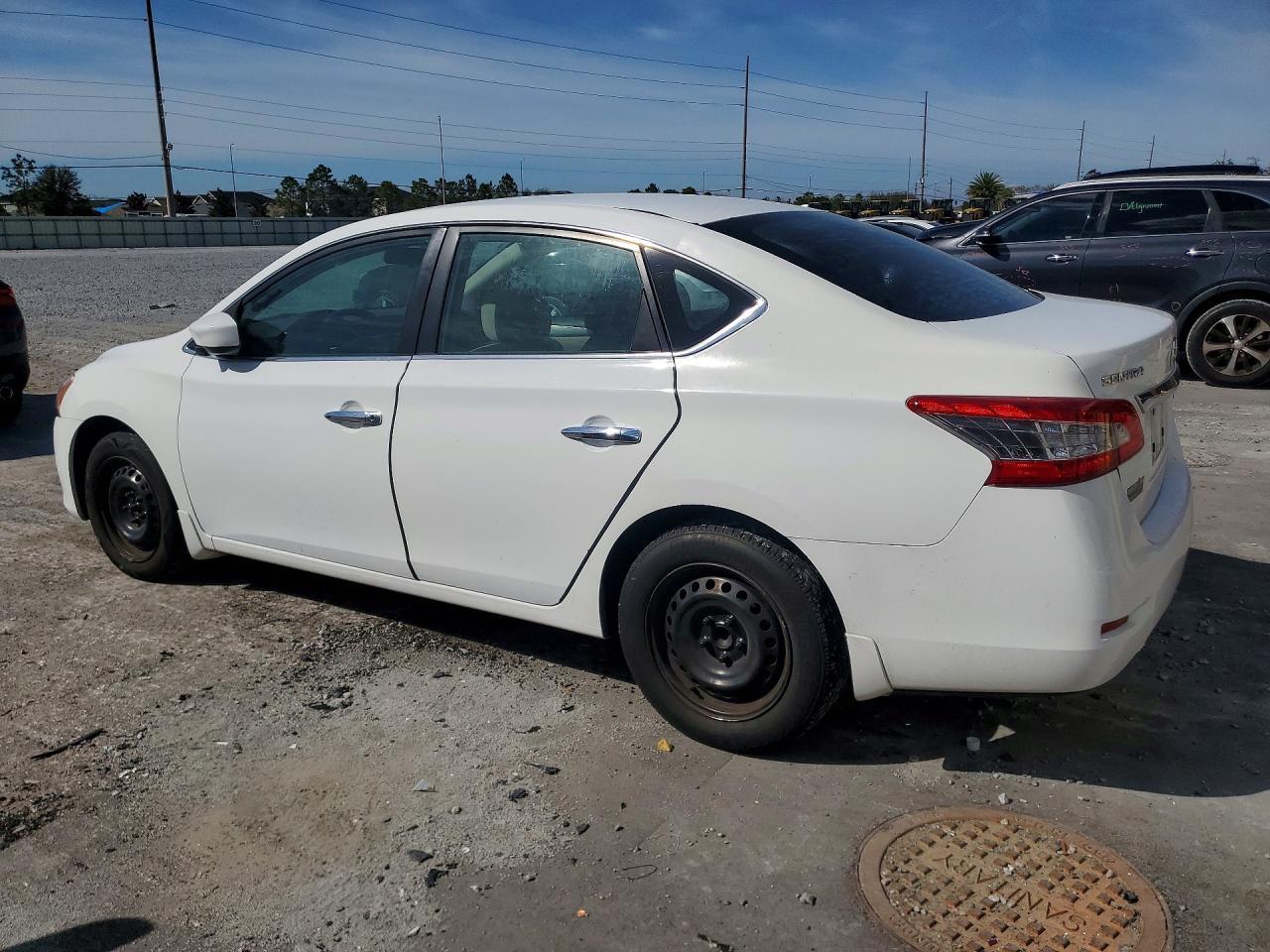 2015 Nissan Sentra S - zdjęcie 2