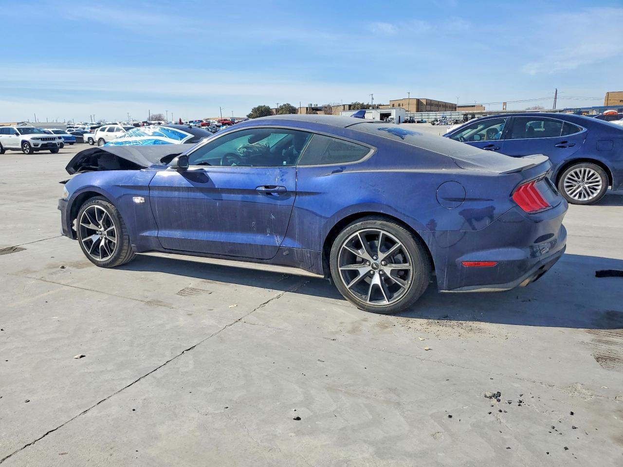2020 Ford Mustang - zdjęcie 2