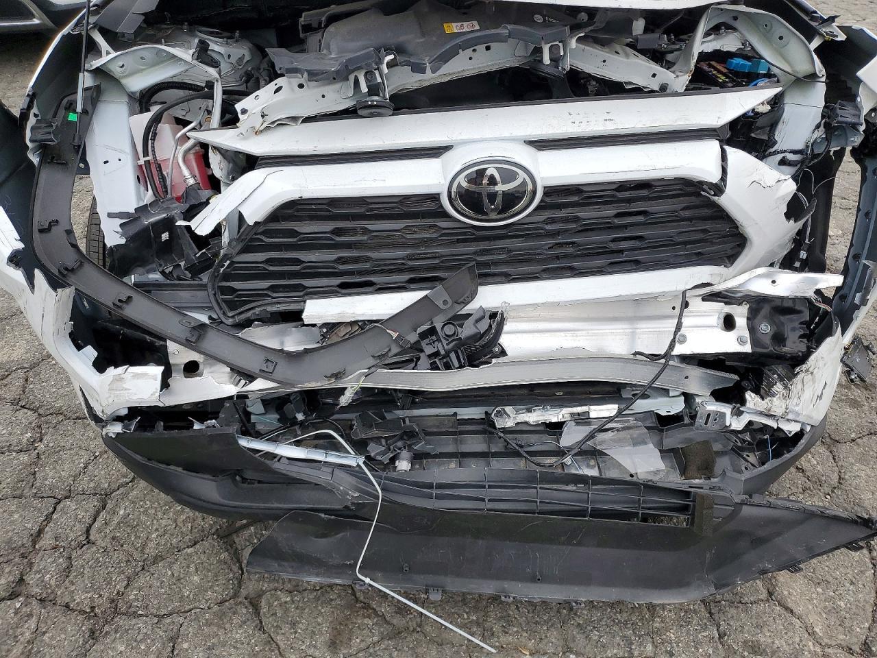 2025 Toyota Rav4 Le - zdjęcie 12