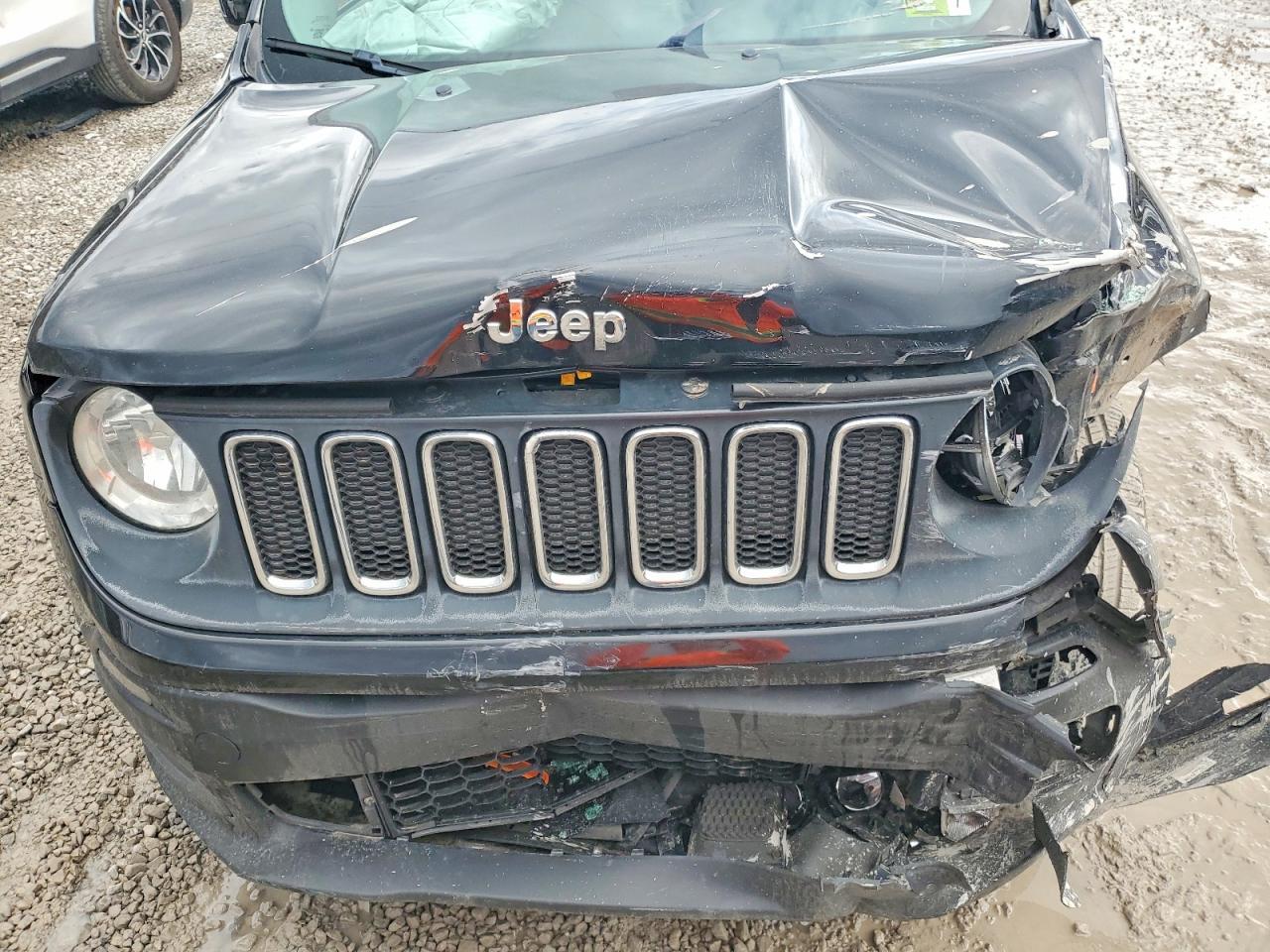 2016 Jeep Renegade Latitude - zdjęcie 11