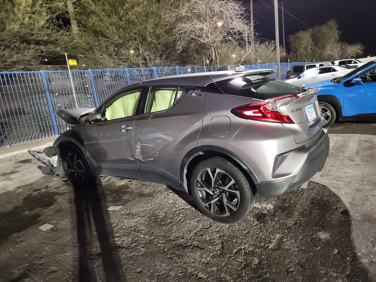 2019 Toyota C-Hr Xle - zdjęcie 2