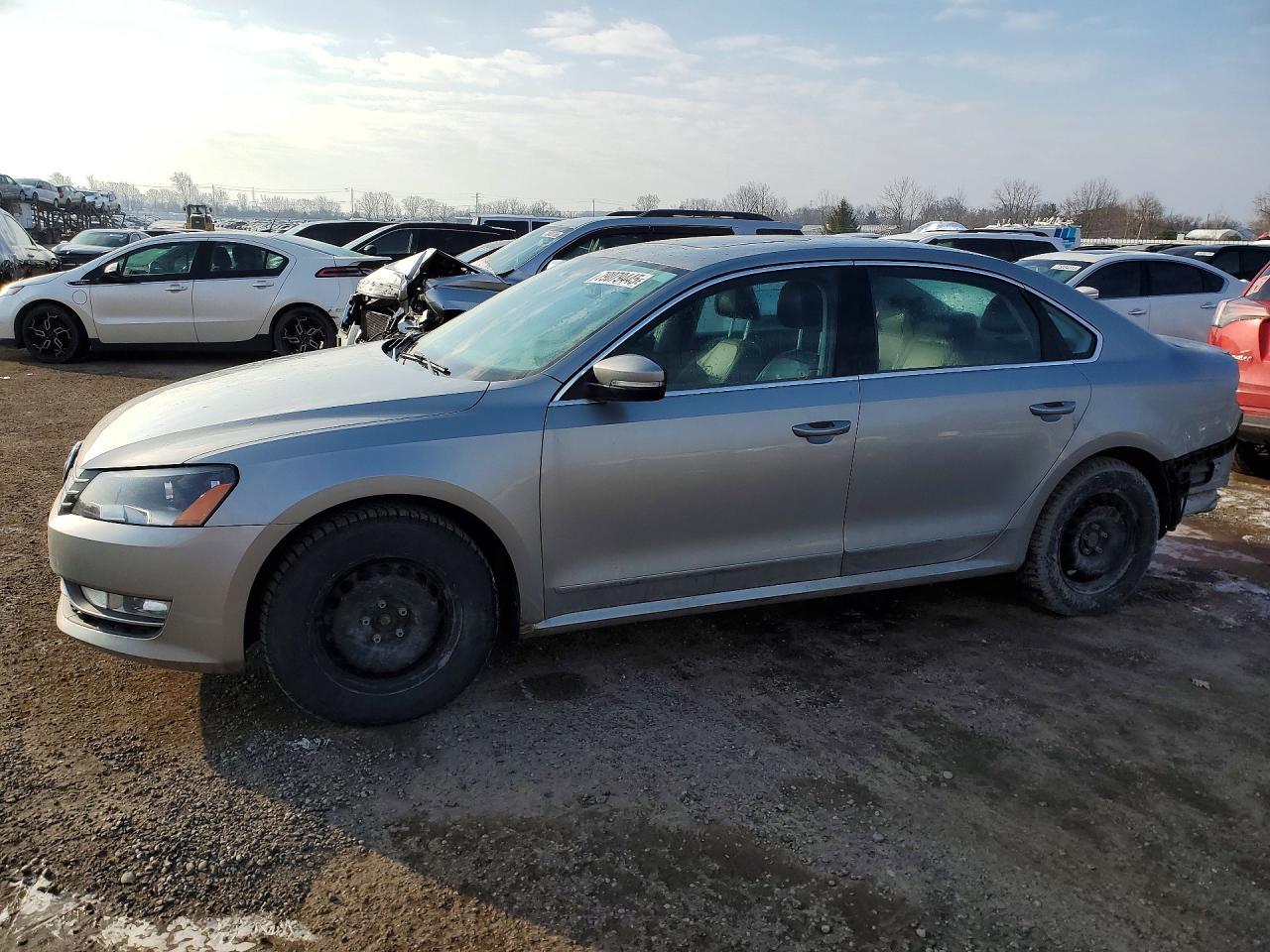 2014 Volkswagen Passat Sel - zdjęcie główne