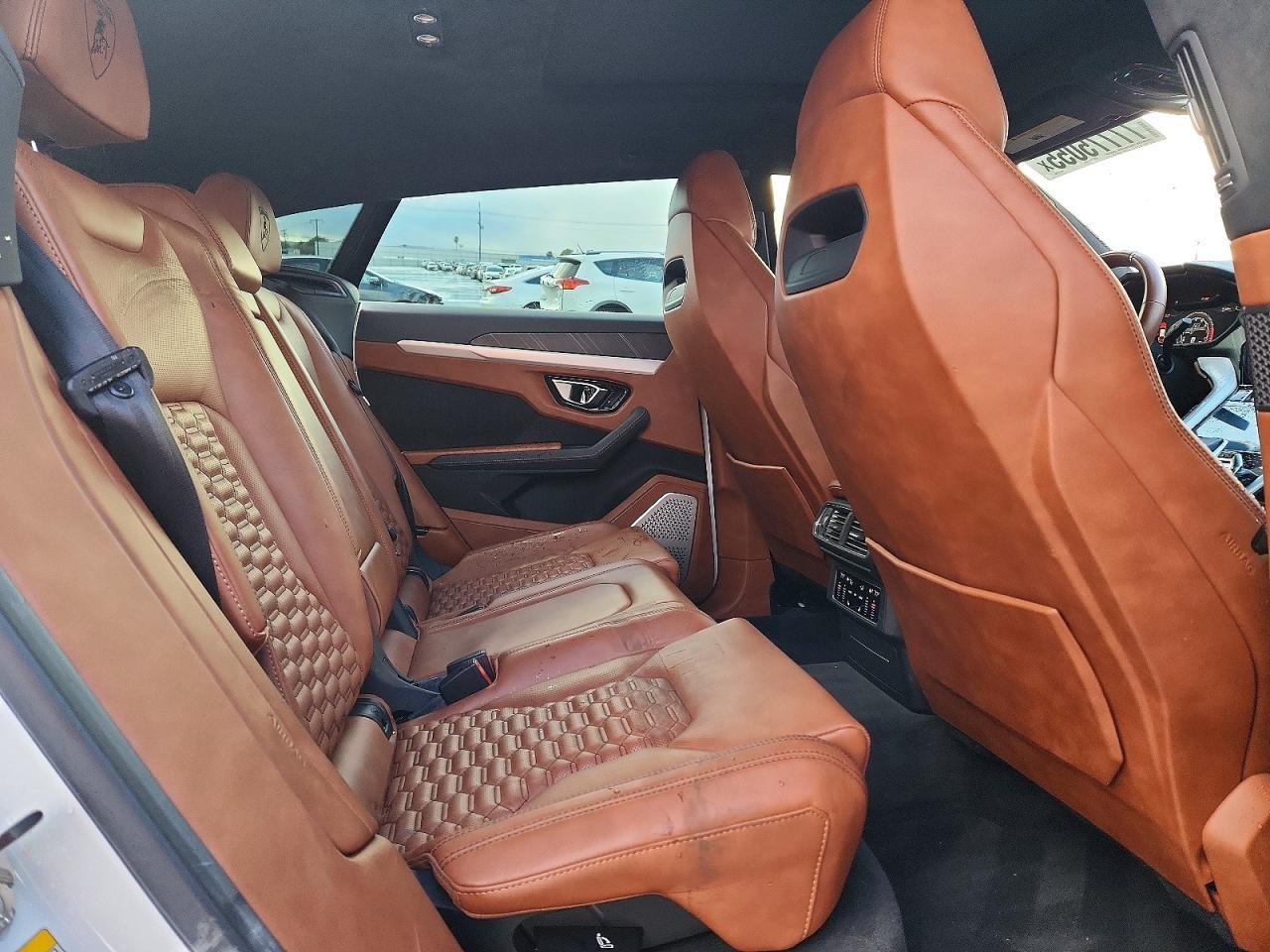 2021 Lamborghini Urus - zdjęcie 11