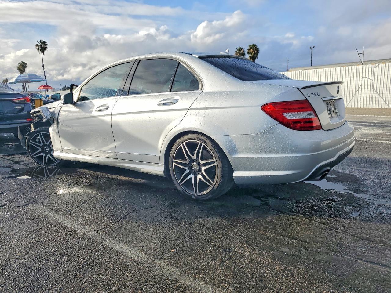 2014 Mercedes-Benz C 250 - zdjęcie 2
