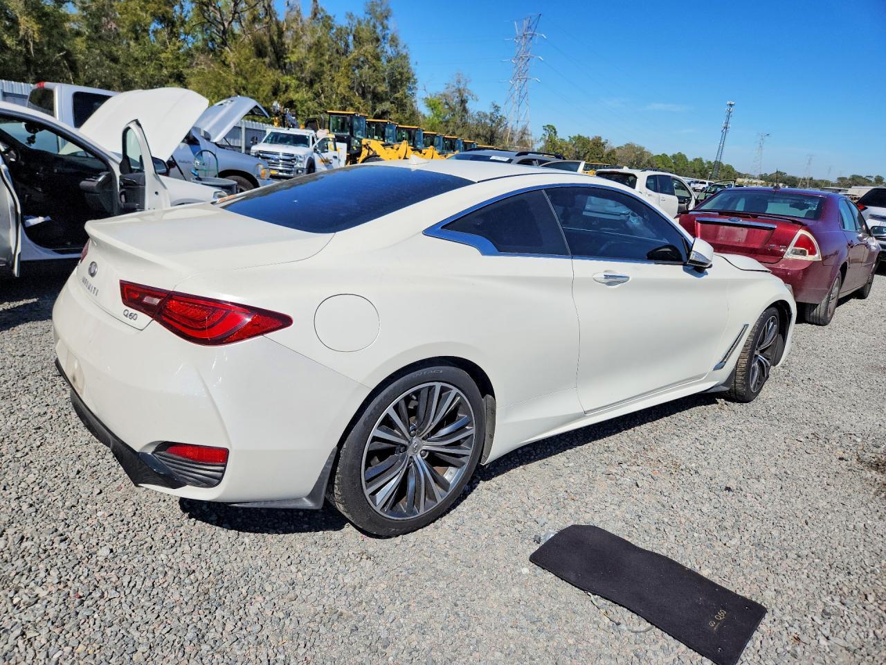 2017 Infiniti Q60 3.0T Premium - zdjęcie 3