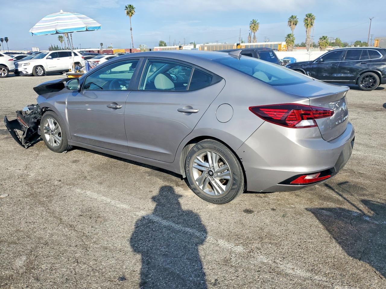 2020 Hyundai Elantra Sel - zdjęcie 2