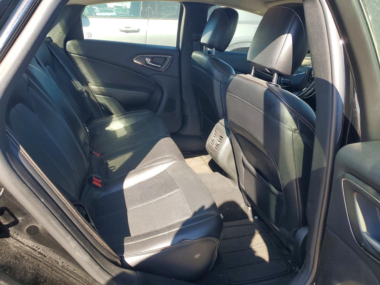 2015 Chry 200 C - zdjęcie 10