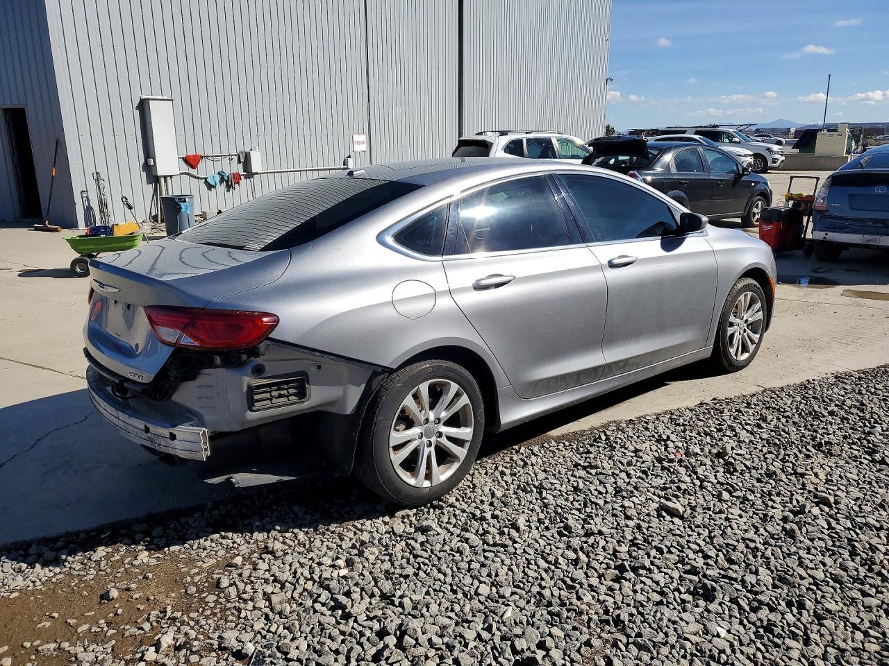 2015 Chrysler 200 Limited - zdjęcie 3