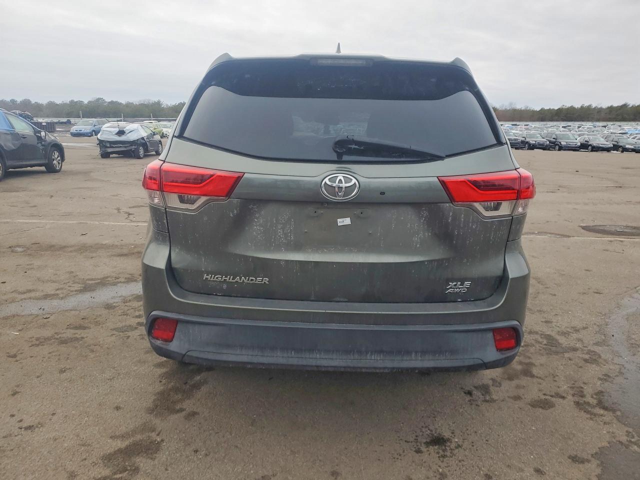 2017 Toyota Highlander Se - zdjęcie 6