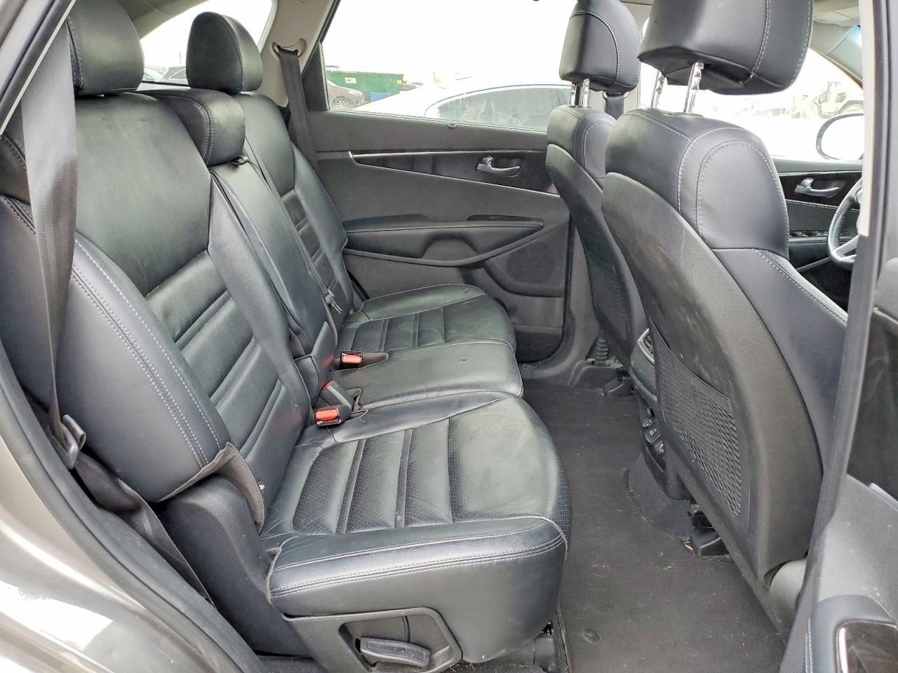 2017 Kia Sorento - zdjęcie 11