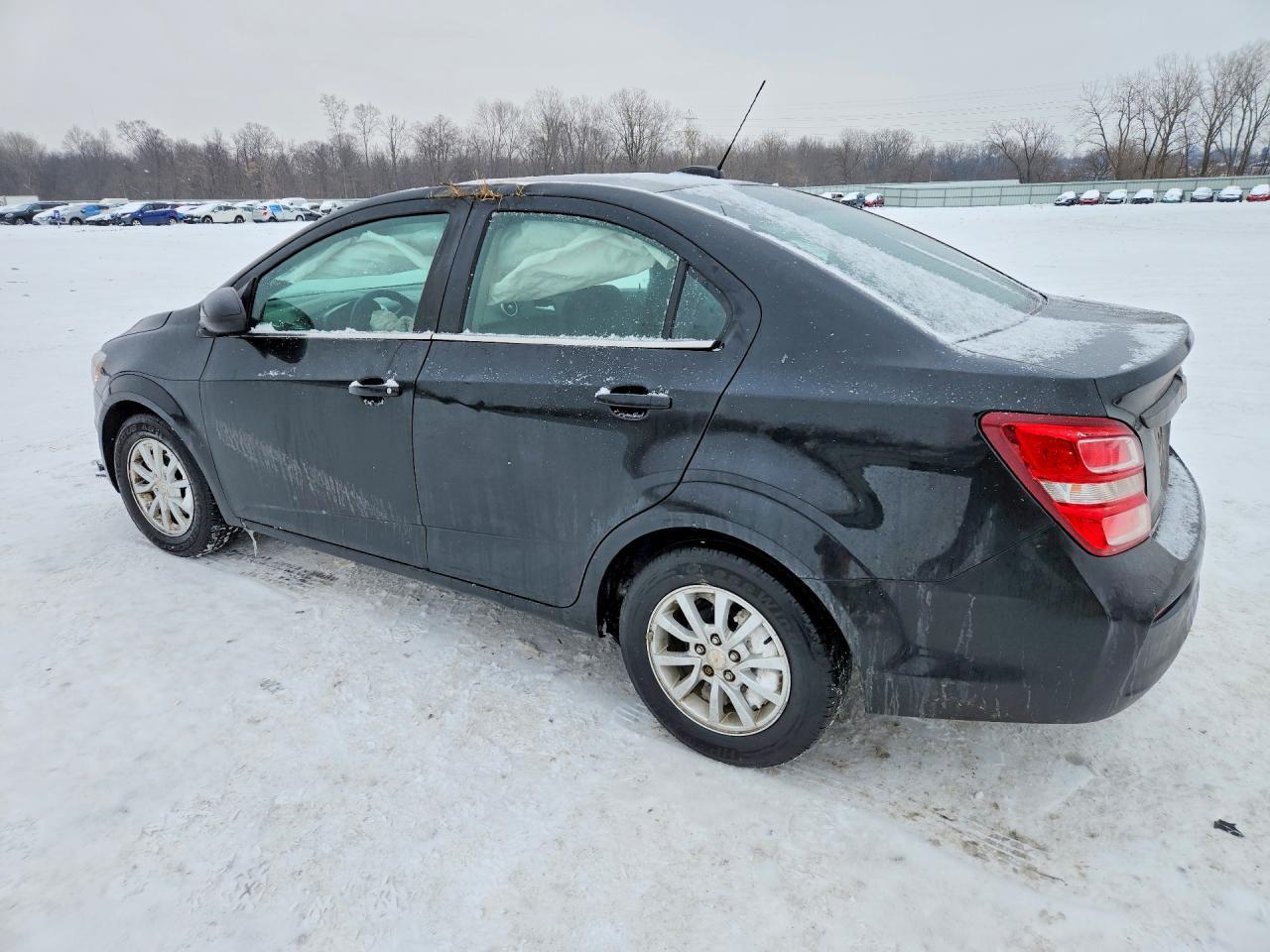 2017 Chevrolet Sonic Lt - zdjęcie 2