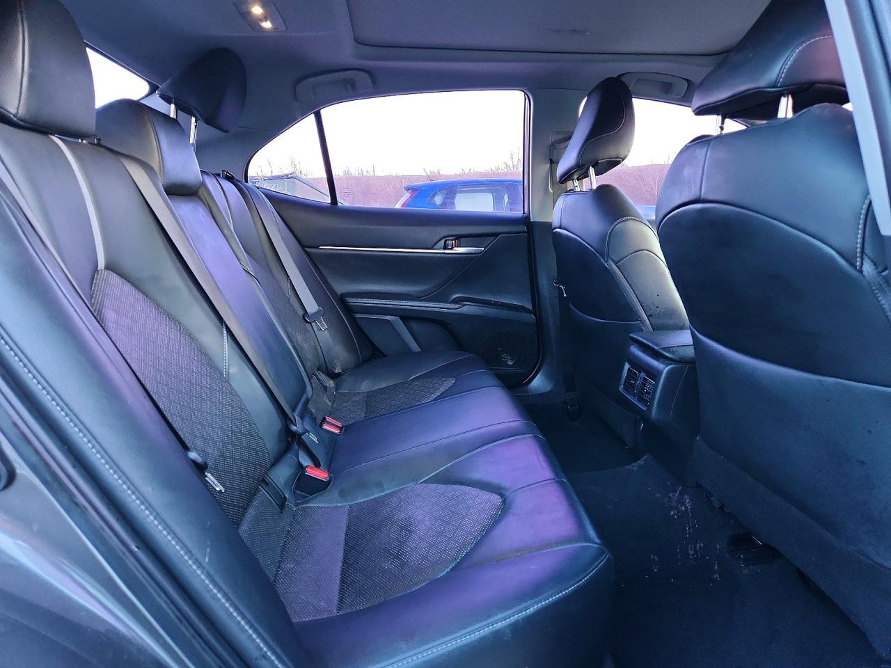 2019 Toyota Camry Xse - zdjęcie 10