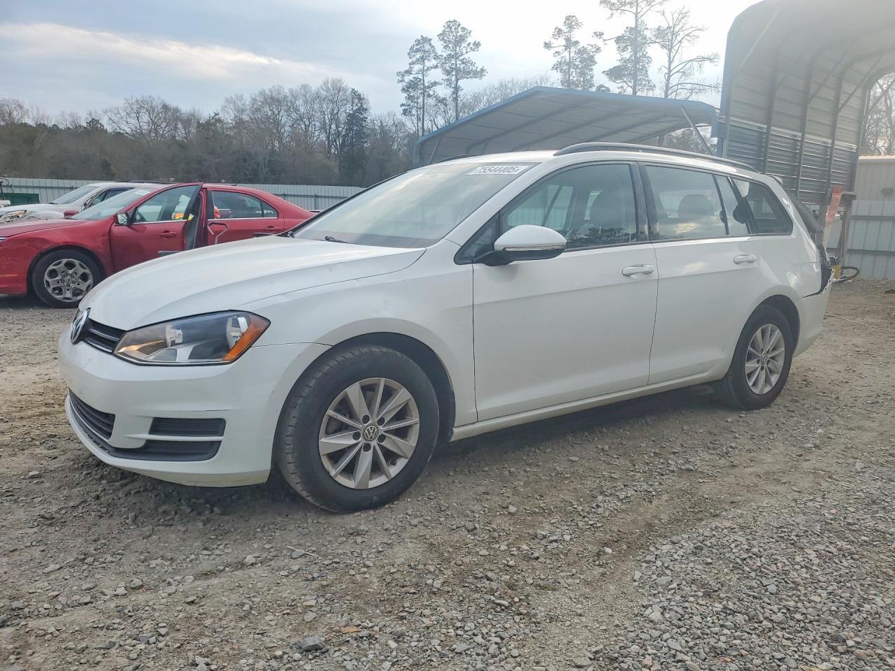 2017 Volkswagen Golf Sportwagen S - zdjęcie główne