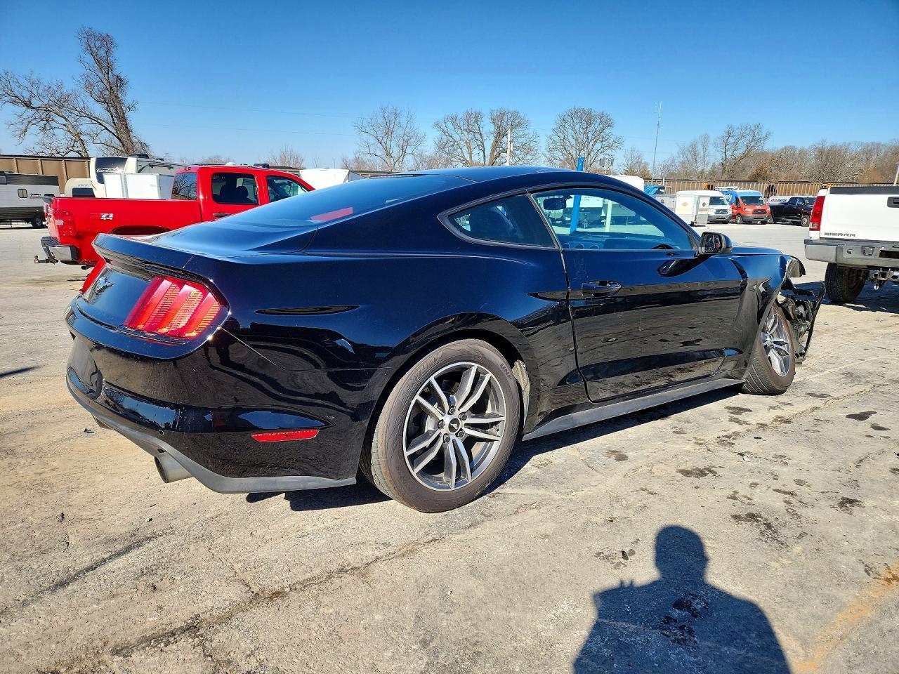 2017 Ford Mustang - zdjęcie 3