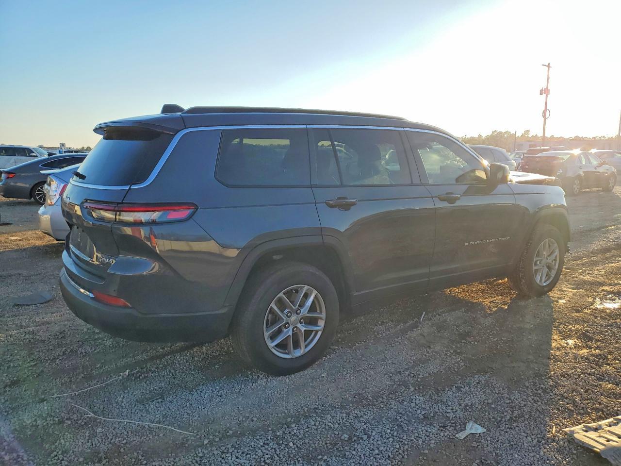 2024 Jeep Grand Cherokee L Laredo - zdjęcie 3
