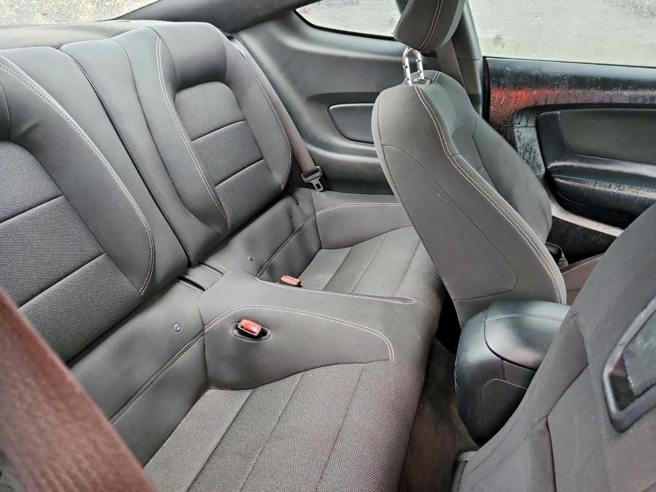 2015 Ford Mustang - zdjęcie 10