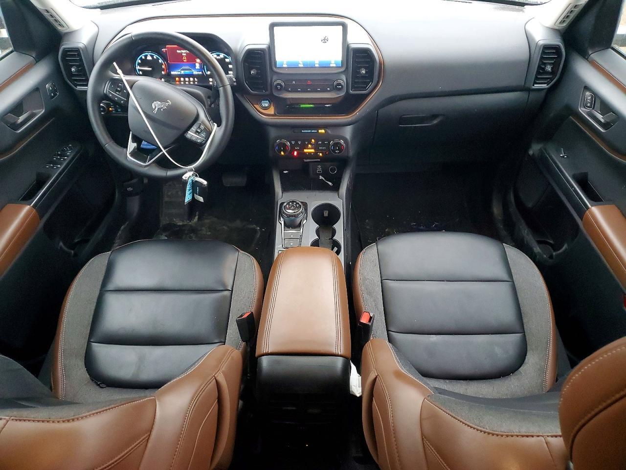 2024 Ford Bronco Sport Outer Banks - zdjęcie 8