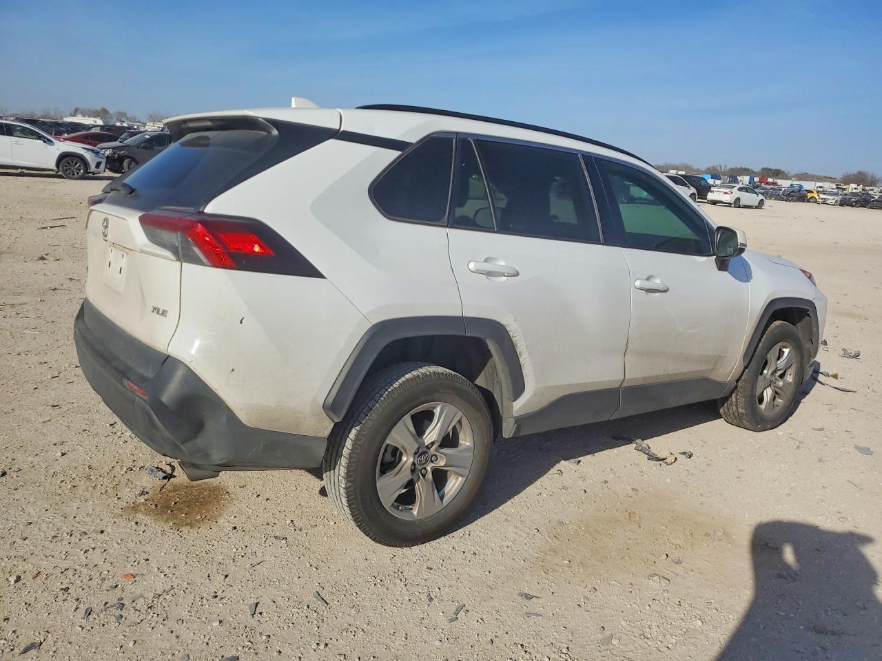 2019 Toyota Rav4 Xle - zdjęcie 3