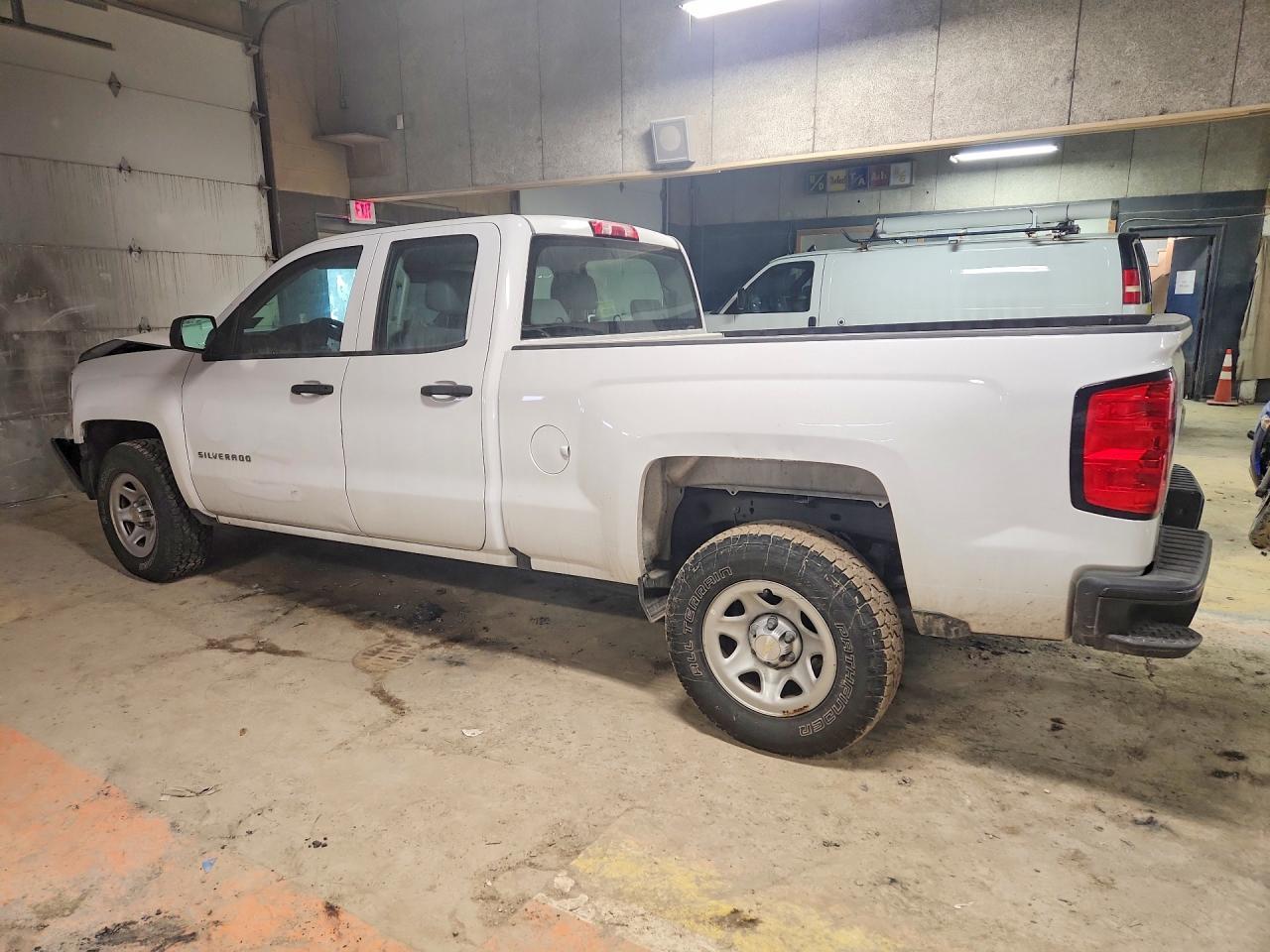 2018 Chevrolet Silverado C1500 - zdjęcie 2